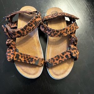 Girls size 2 sandals never worn